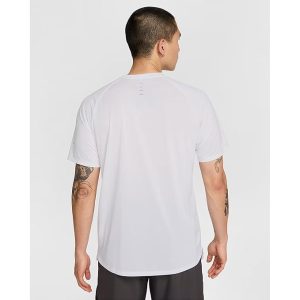 Nike Men’s Striped Regular Fit T-Shirt